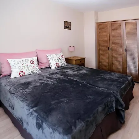 Lazur Sunrise Apartment *